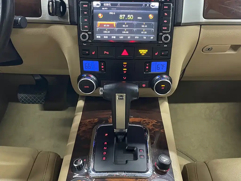 Volkswagen Touareg — миниатюра 12