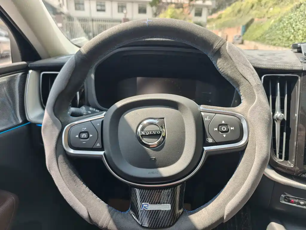 Volvo XC60 — миниатюра 12