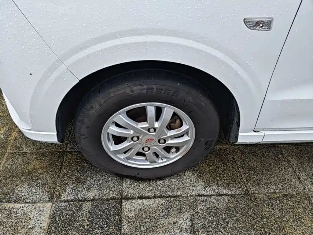 Wuling Hongguang — миниатюра 23