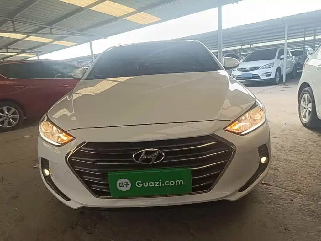 Hyundai Elantra — миниатюра 3