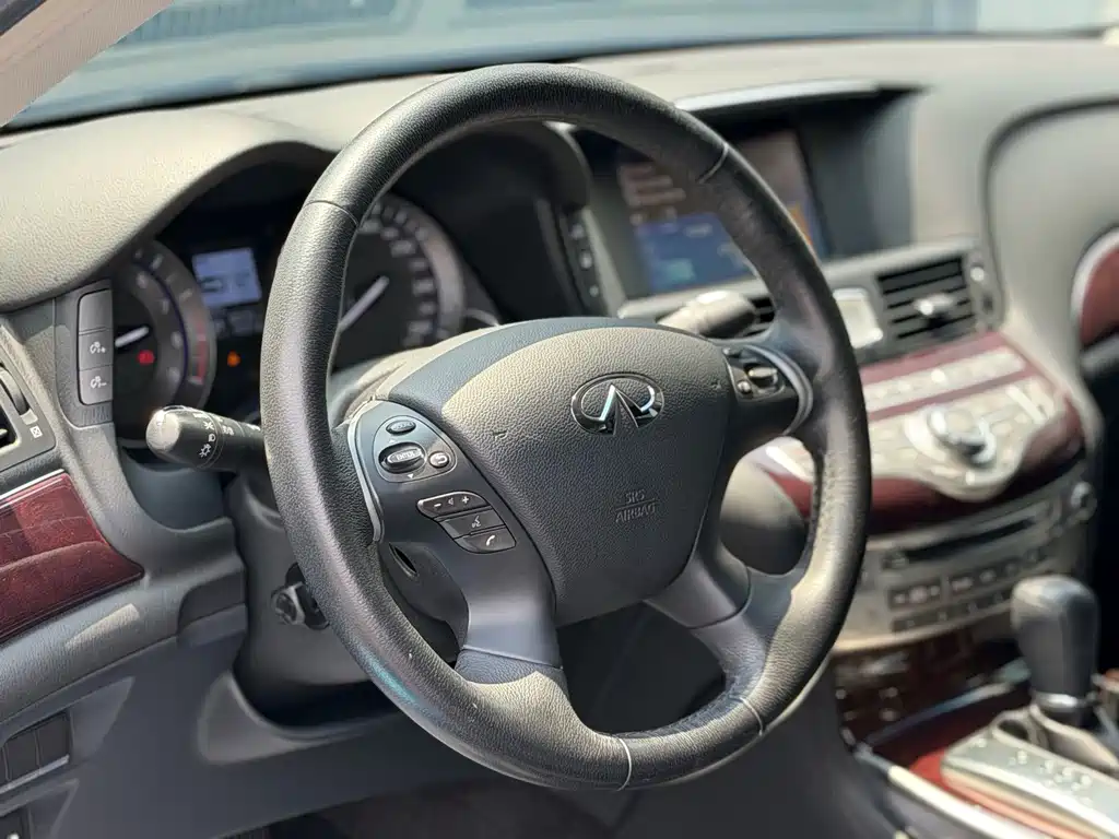 Infiniti Q70 — миниатюра 4