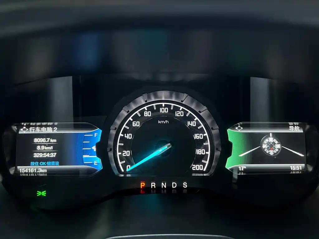 Ford Everest — миниатюра 6
