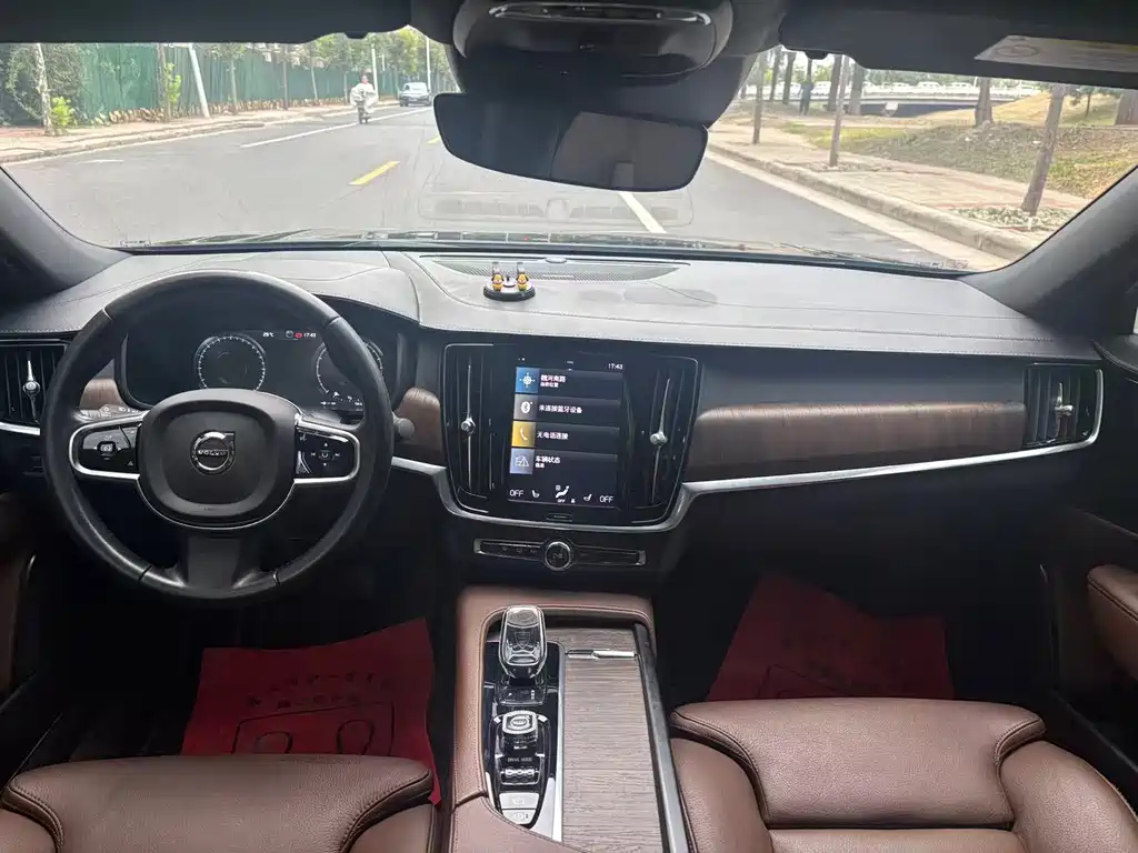 Volvo S90 — миниатюра 5