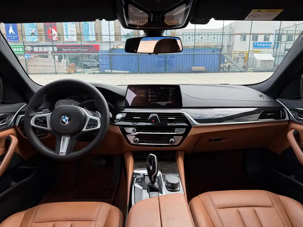 BMW 5 Series — миниатюра 16