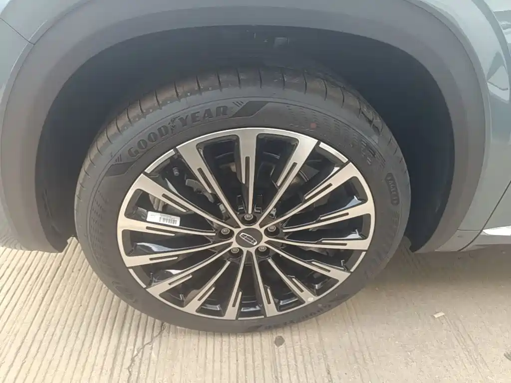 Geely Xingyue L — миниатюра 23
