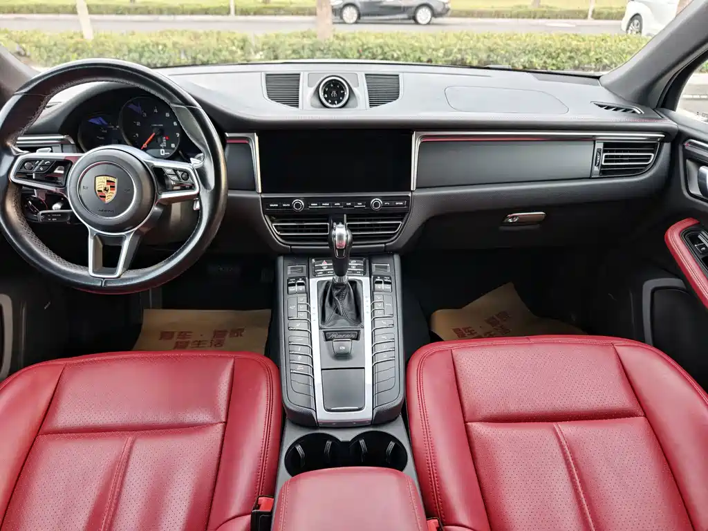Porsche Macan — миниатюра 7