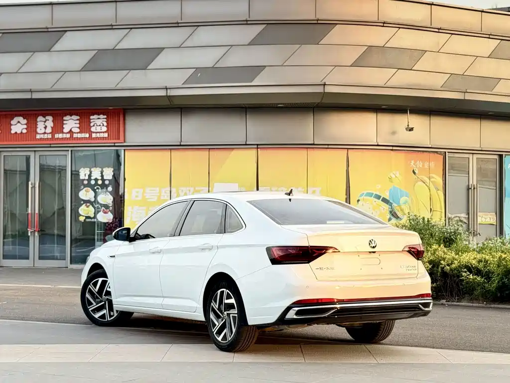 Volkswagen Sagitar — миниатюра 3