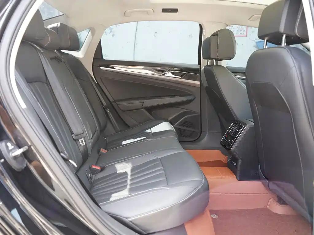 Volkswagen Passat — миниатюра 6