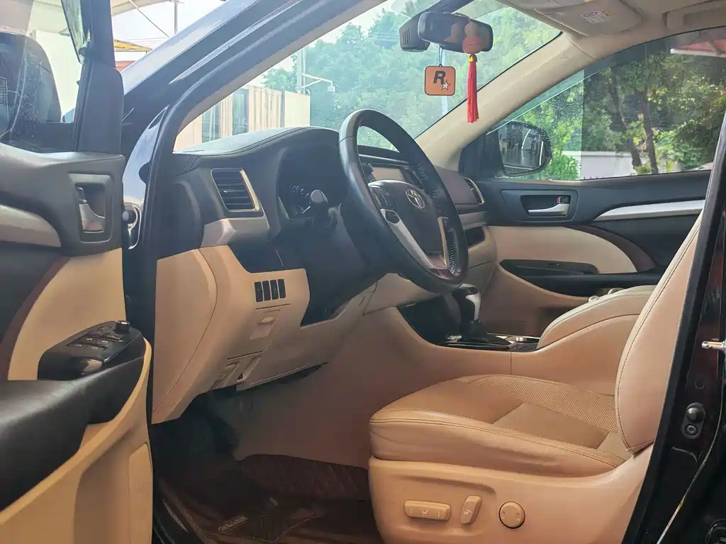 Toyota Highlander — миниатюра 4