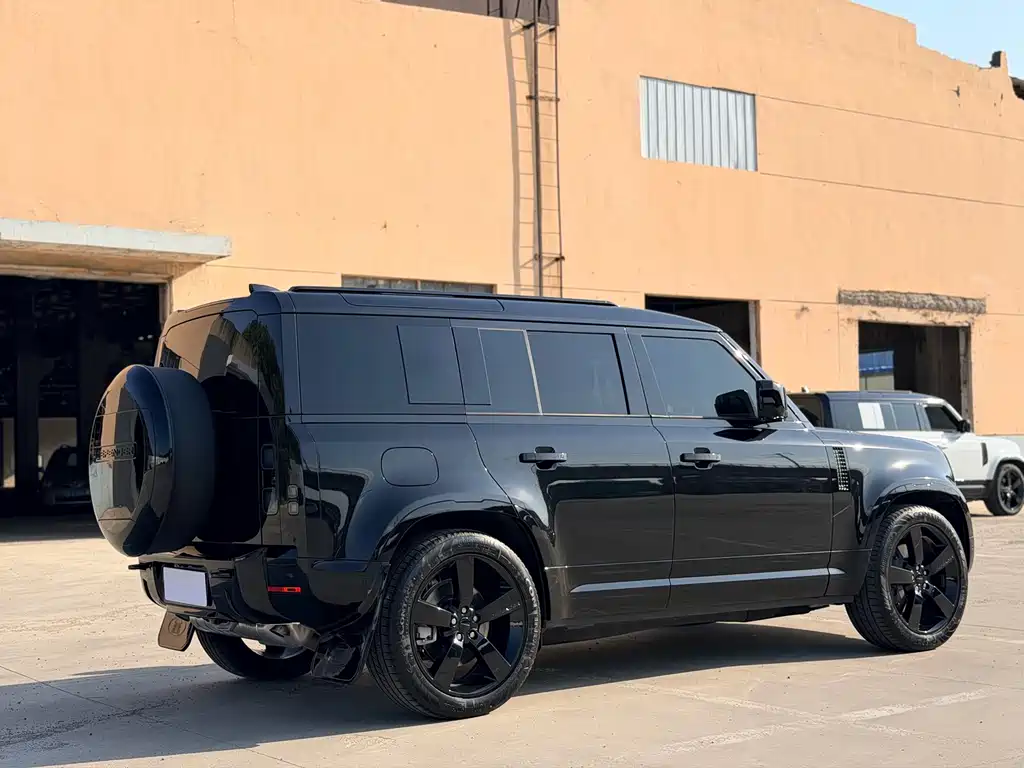Land Rover Defender — миниатюра 18