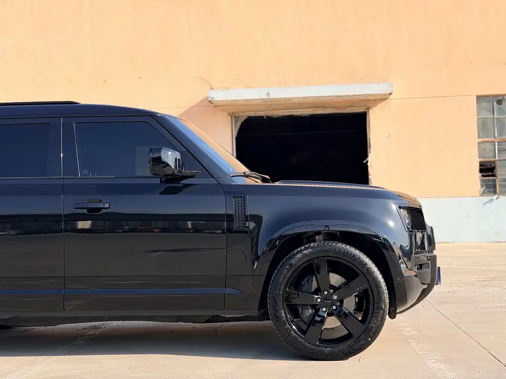Land Rover Defender — миниатюра 4