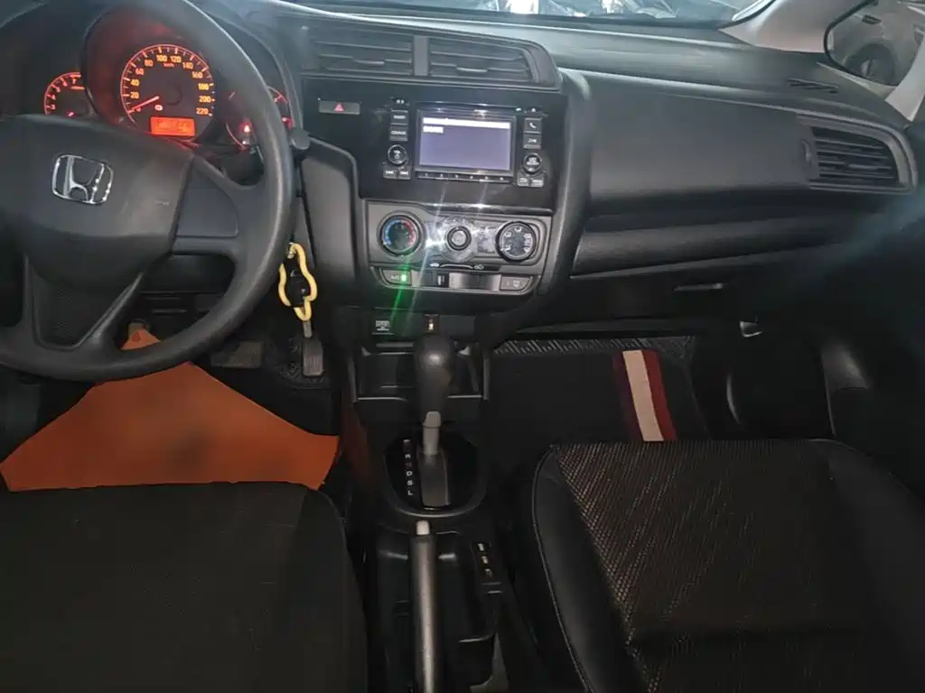 Honda Fit — миниатюра 10