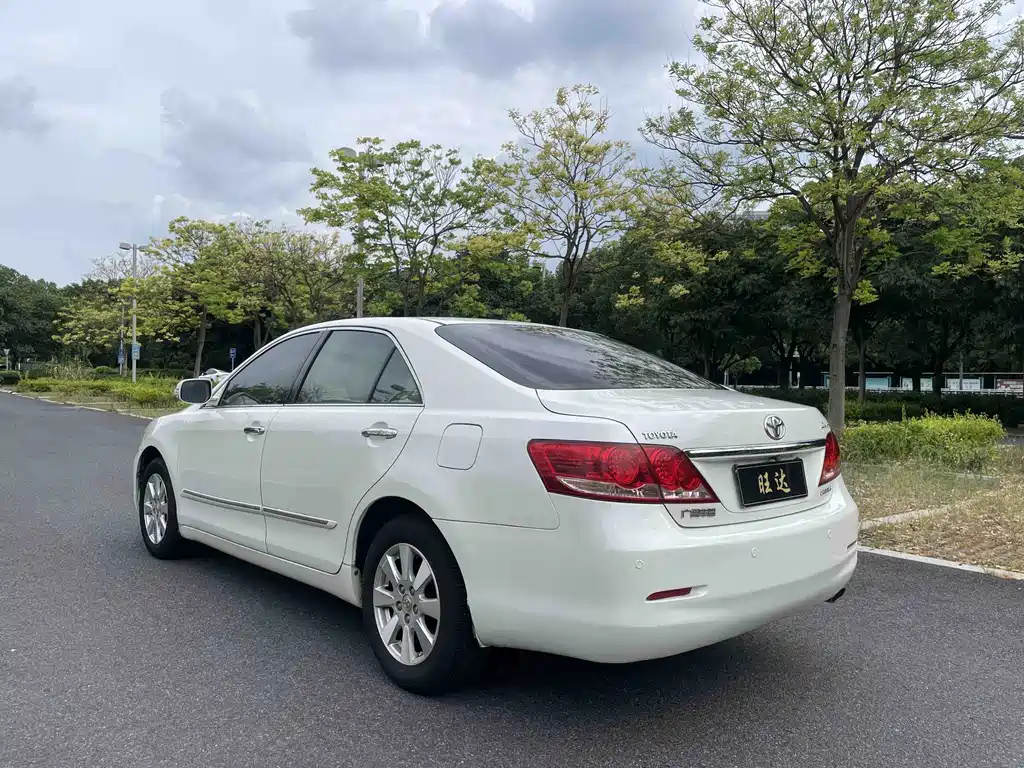 Toyota Camry — миниатюра 6