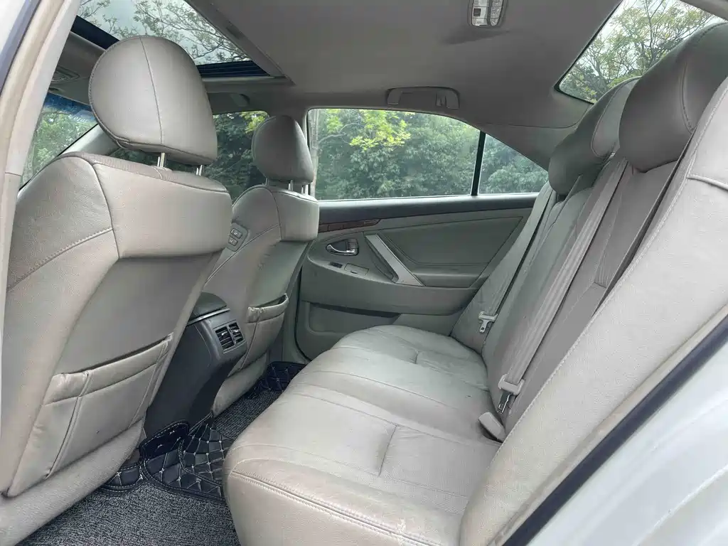 Toyota Camry — миниатюра 10