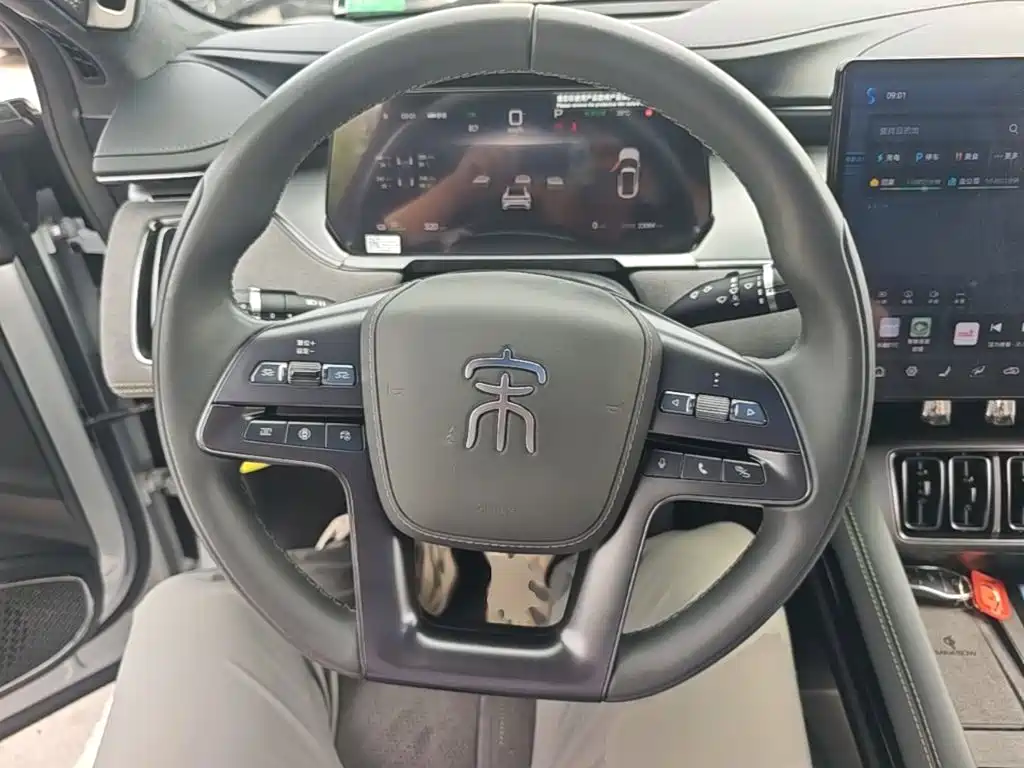 BYD L EV — миниатюра 11