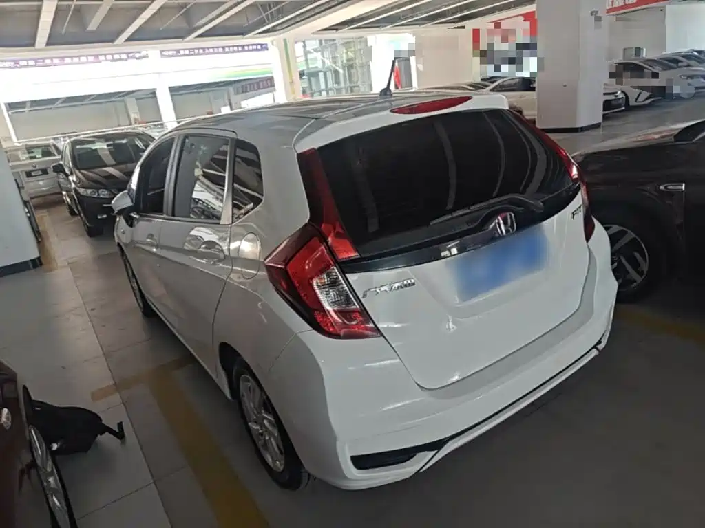 Honda Fit — миниатюра 5