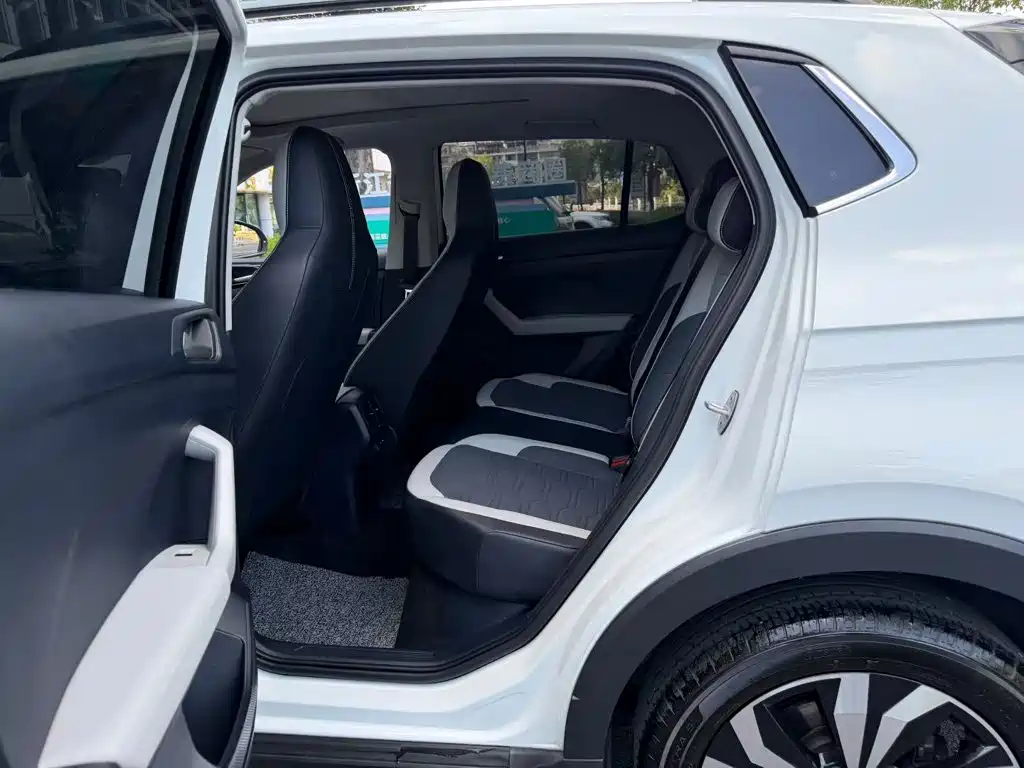 Volkswagen Tharu — миниатюра 8