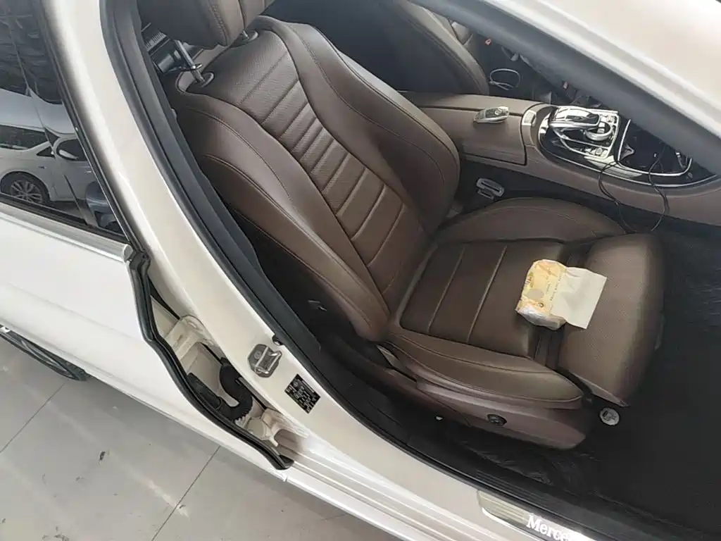 Mercedes-Benz E-Class — миниатюра 25
