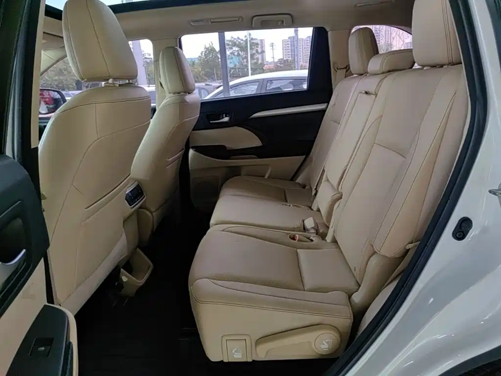 Toyota Highlander — миниатюра 17