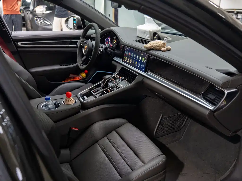 Porsche Panamera Hybrid — миниатюра 24