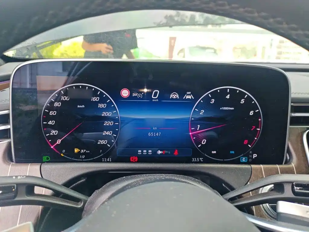 Mercedes-Benz E-Class — миниатюра 4