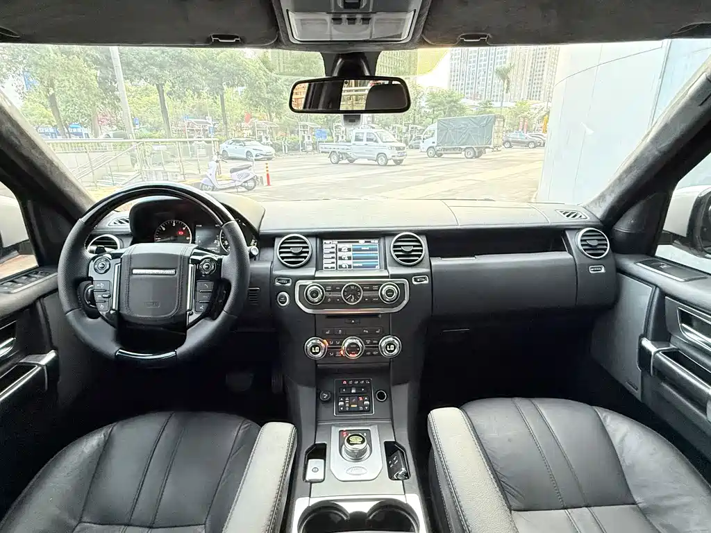 Land Rover Discovery — миниатюра 9