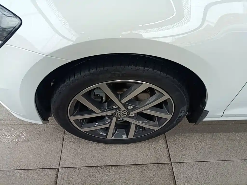 Volkswagen Golf — миниатюра 23