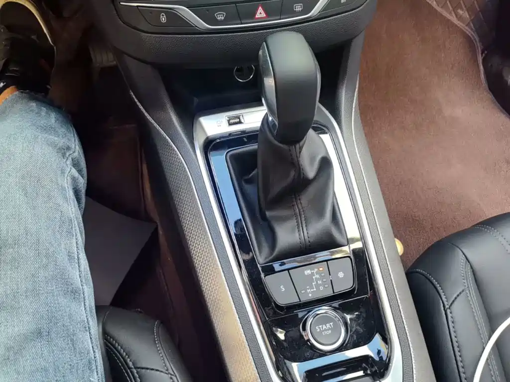 Peugeot 408 — миниатюра 14