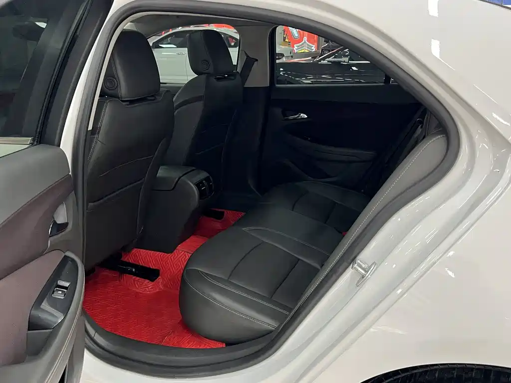Chevrolet Malibu — миниатюра 12