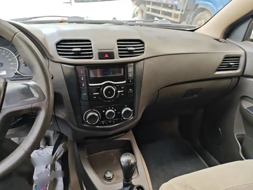 Wuling Hongguang — миниатюра 10