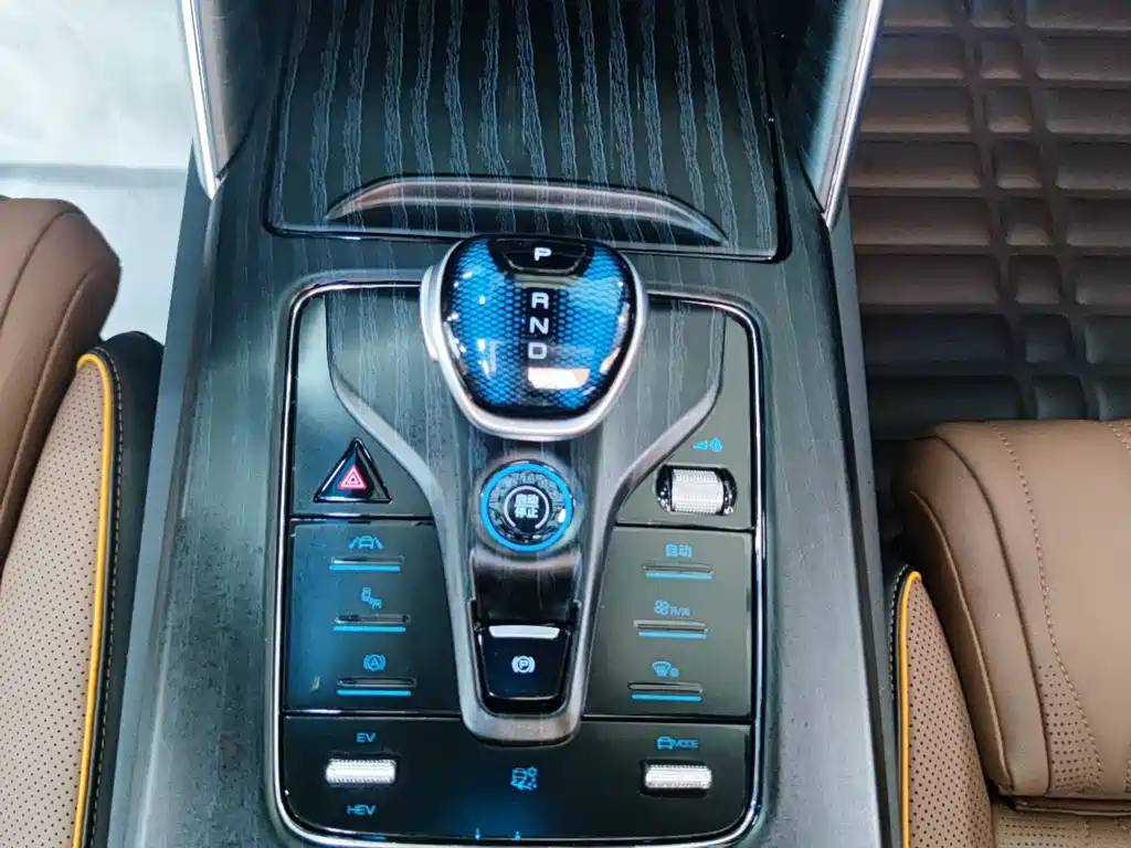 BYD Tang New Energy — миниатюра 8
