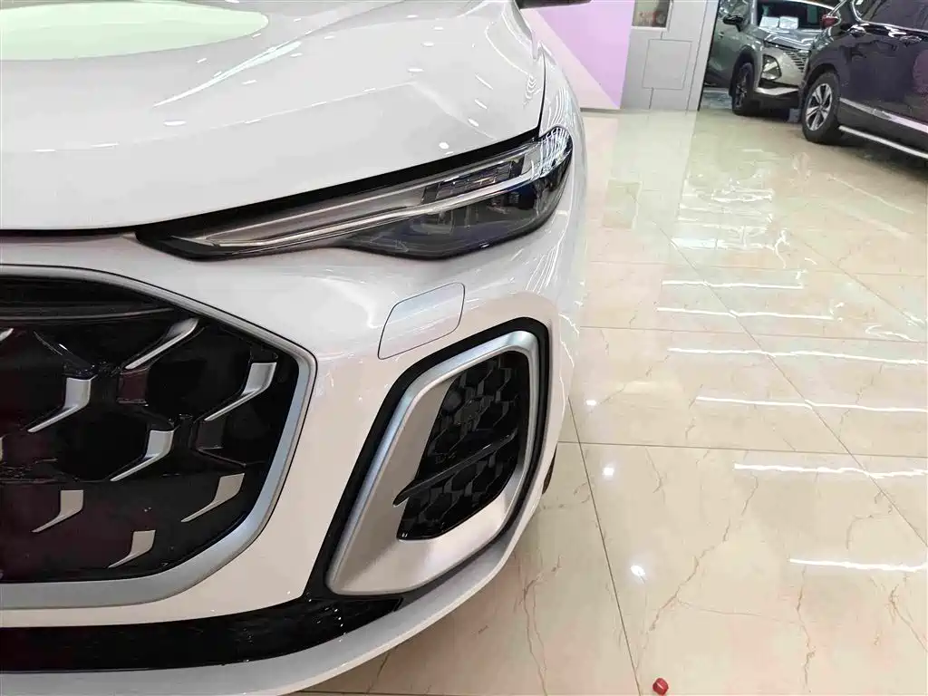Audi Q5L — миниатюра 11