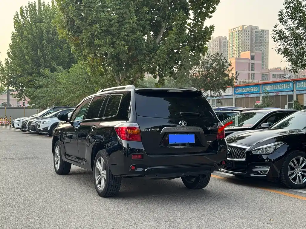 Toyota Highlander — миниатюра 3