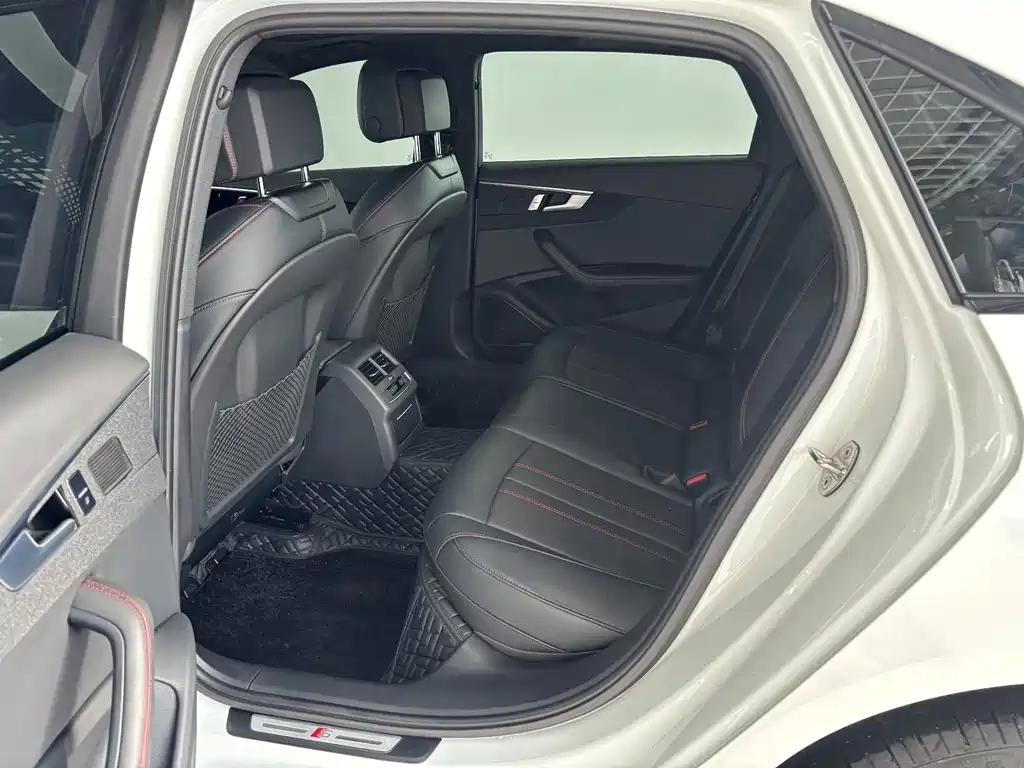 Audi A4L — миниатюра 22