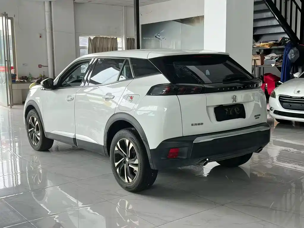 Peugeot 2008 — миниатюра 9