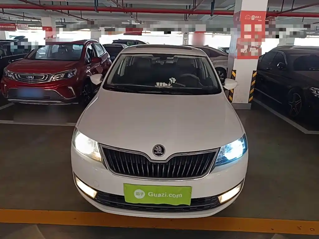 Skoda Rapid Spaceback — миниатюра 3