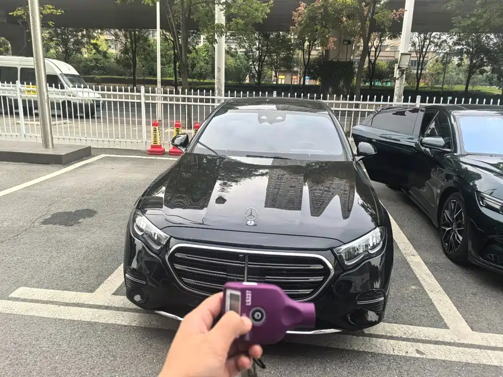 Mercedes-Benz E-Class — миниатюра 3