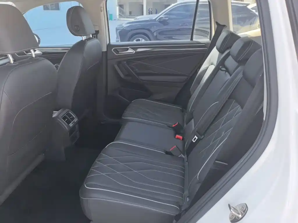 Volkswagen Tiguan L — миниатюра 17