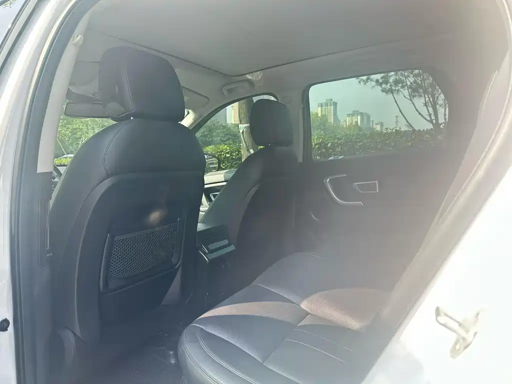 Land Rover Discovery Sport — миниатюра 6