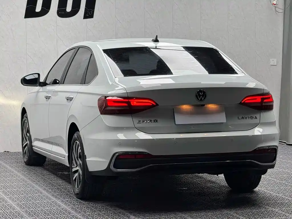 Volkswagen Lavida — миниатюра 7