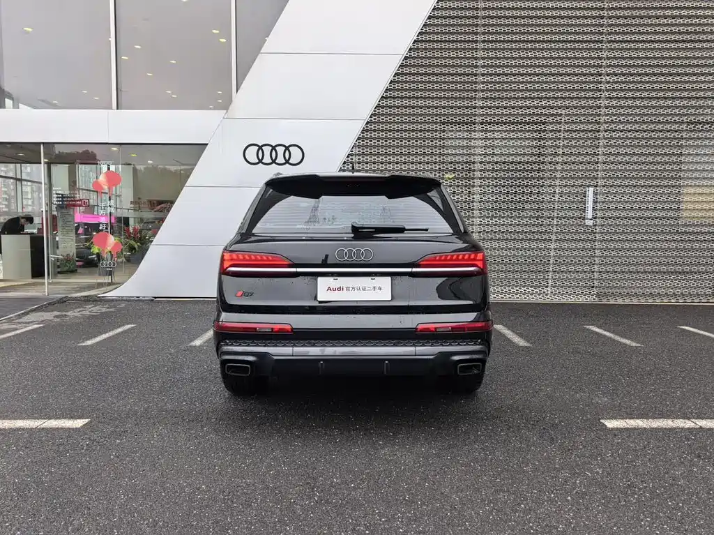 Audi Q7 2025 55 TFSI quattro S line Sport