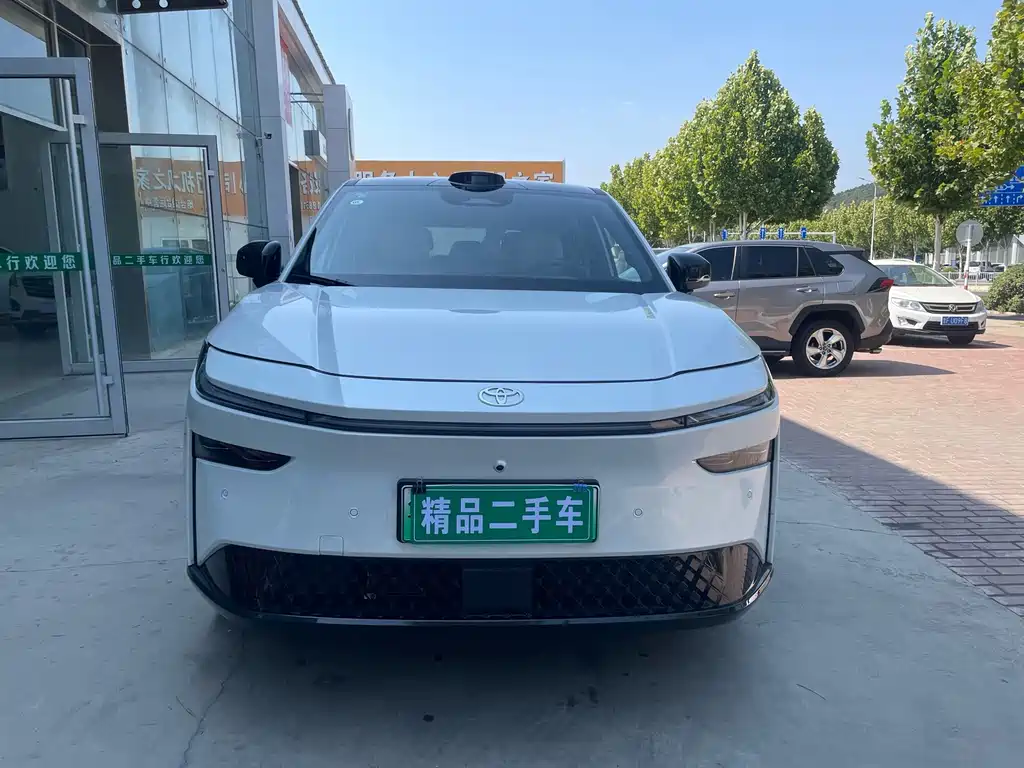 Toyota bZ3X — миниатюра 2