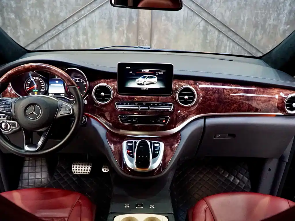Mercedes-Benz V-Class — миниатюра 7