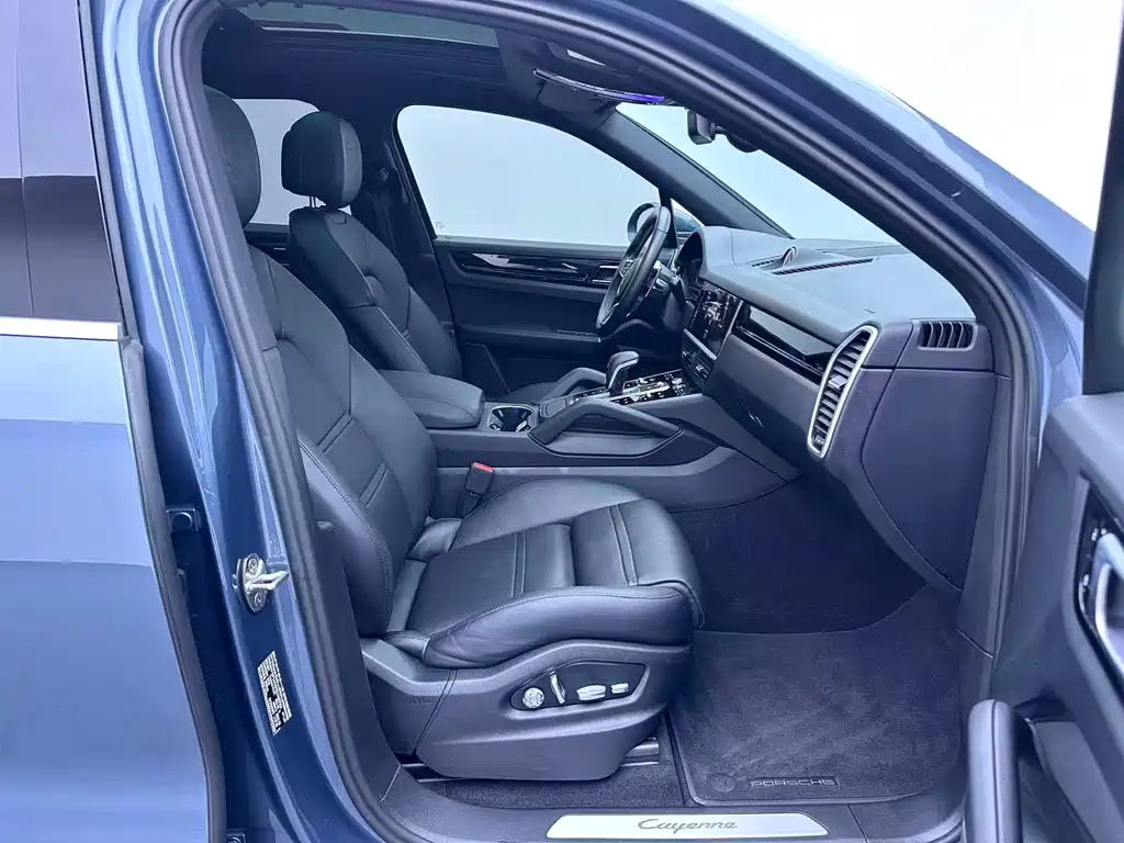 Porsche Cayenne — миниатюра 7
