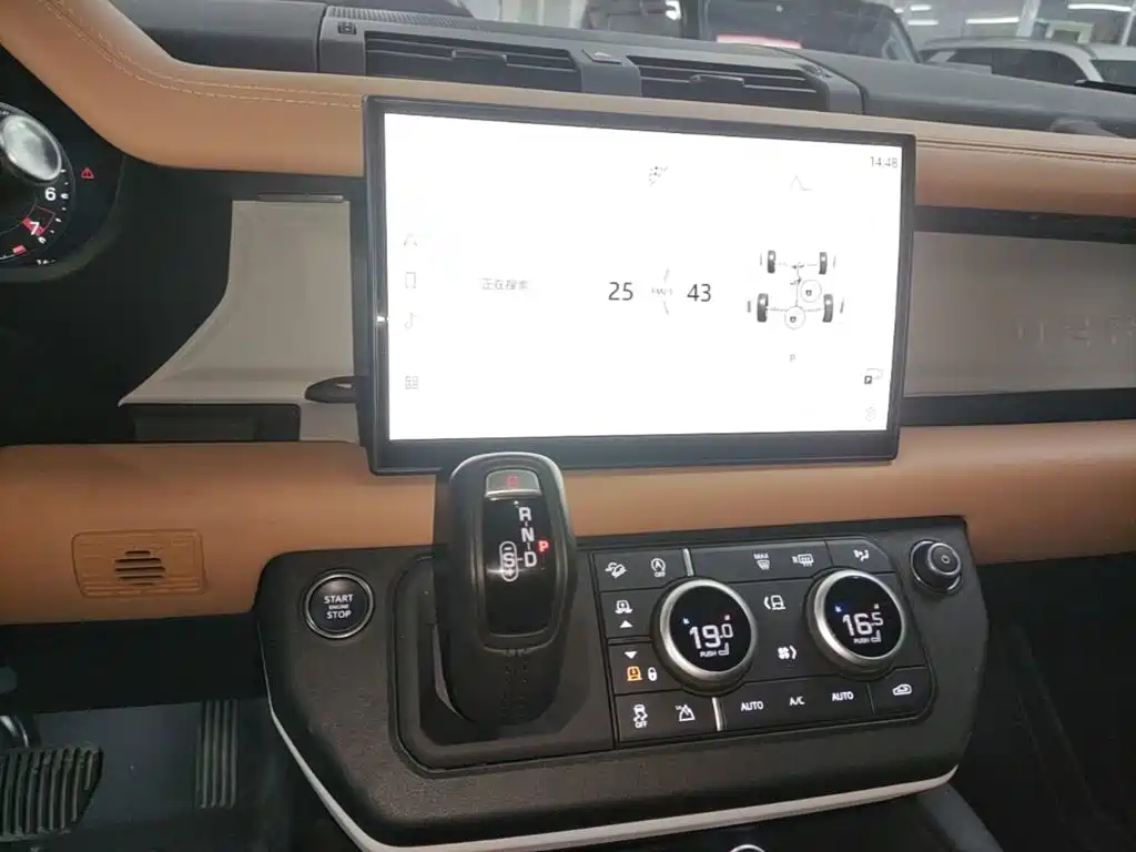 Land Rover Defender — миниатюра 13