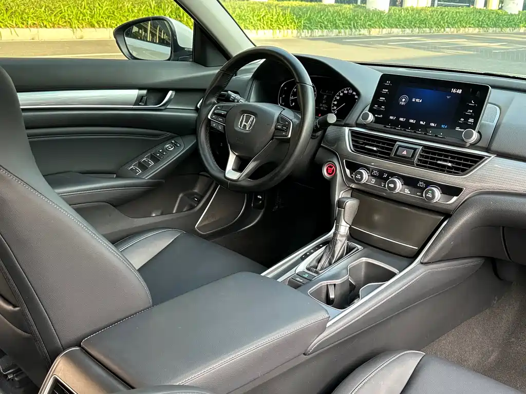 Honda Accord — миниатюра 9