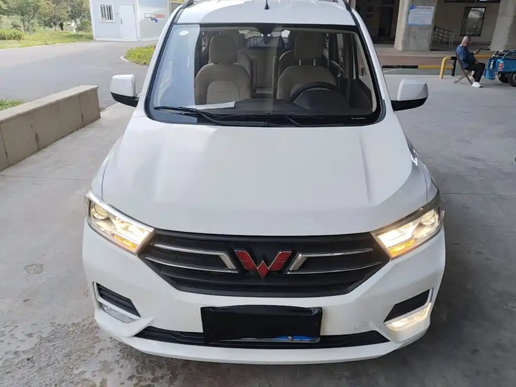 Wuling Hongguang — миниатюра 3
