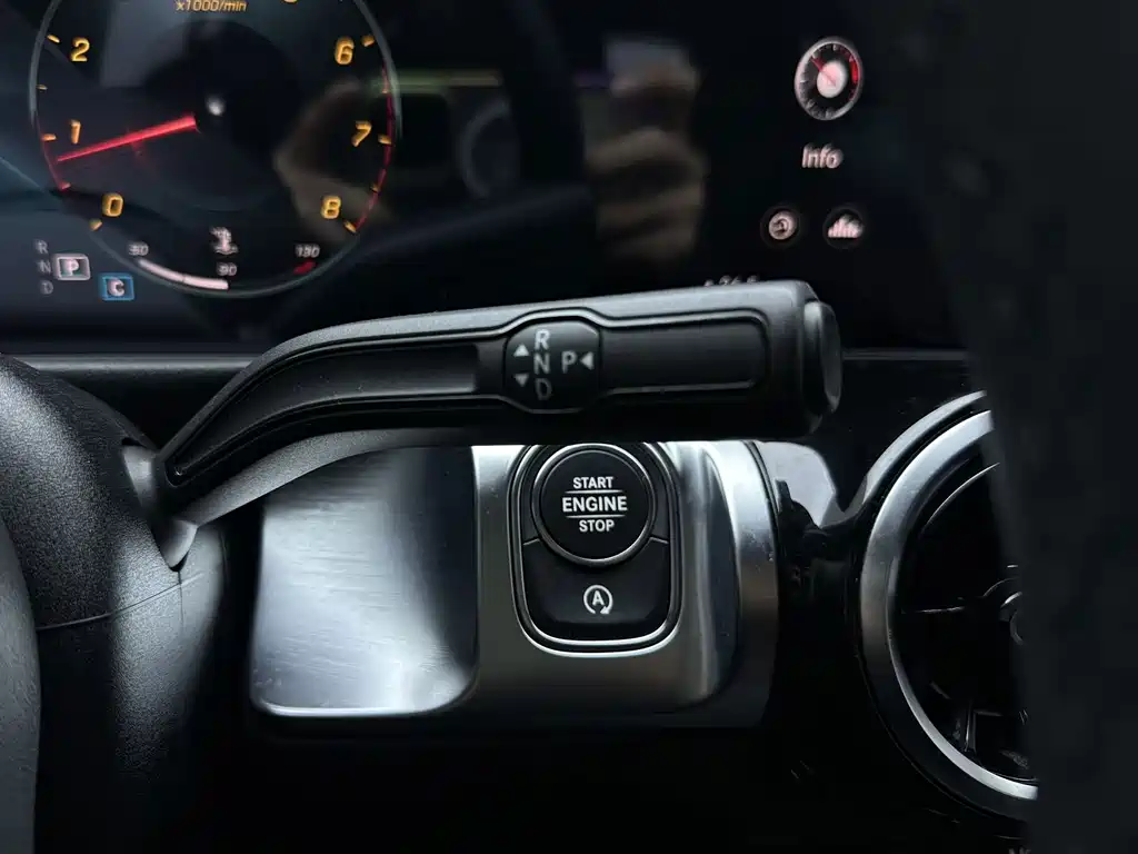 Mercedes-Benz GLB — миниатюра 15