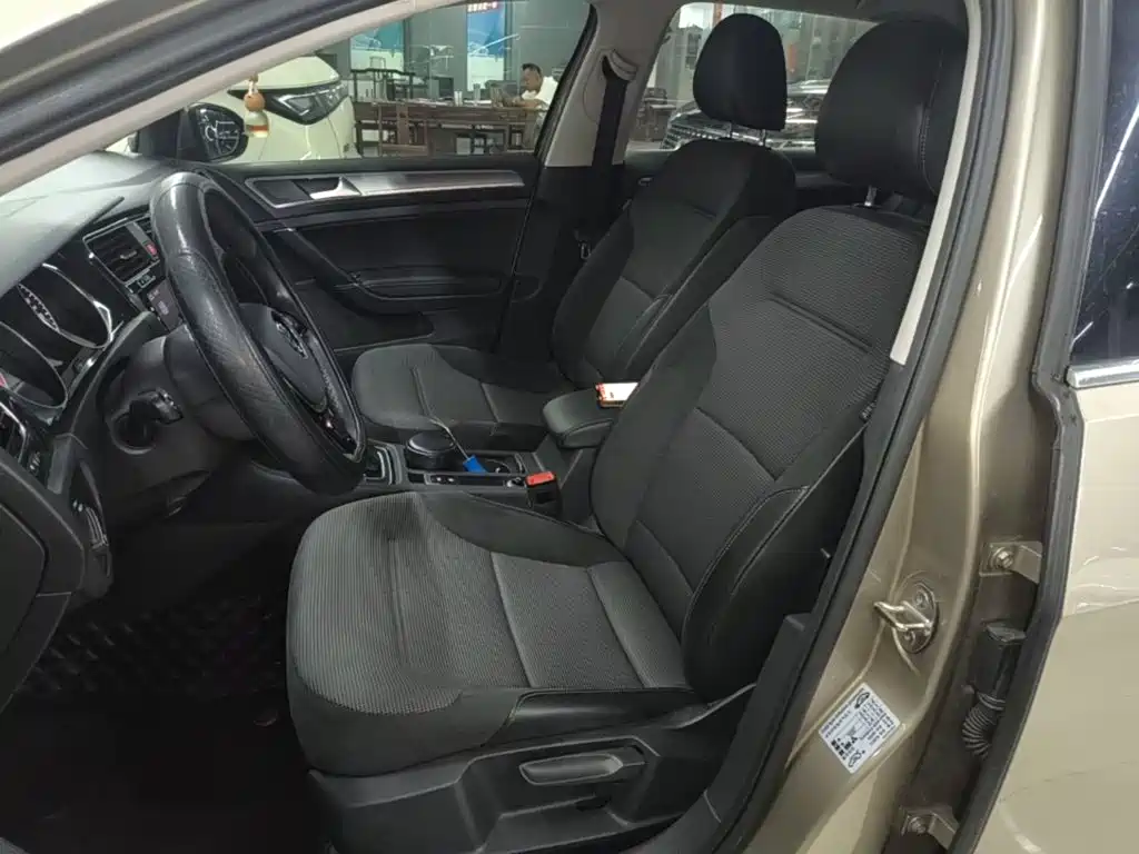 Volkswagen Golf — миниатюра 15