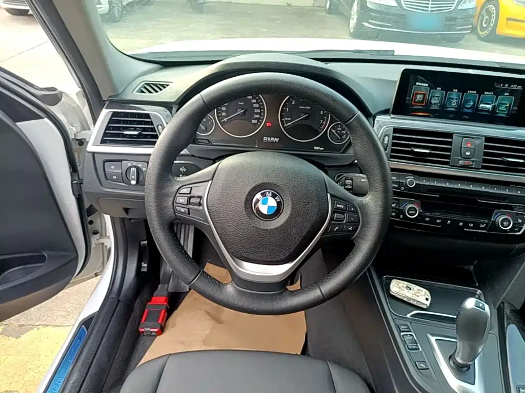 BMW 3 Series — миниатюра 11